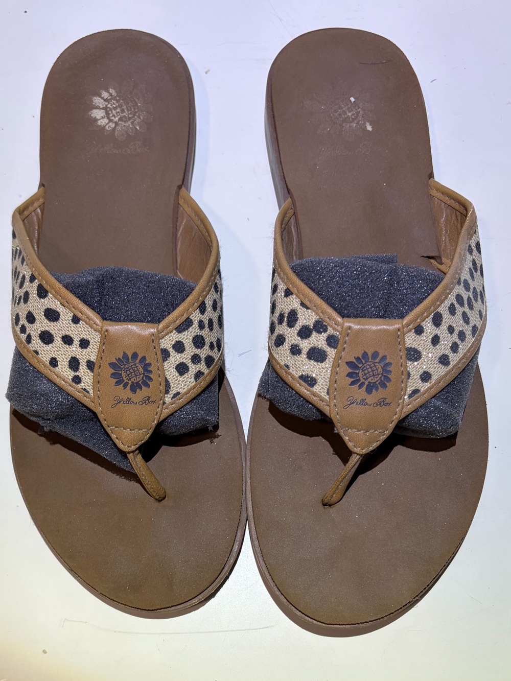 Yellow Box Women’s Brown Glitter Leopard Print Thong Sandals. Size 9